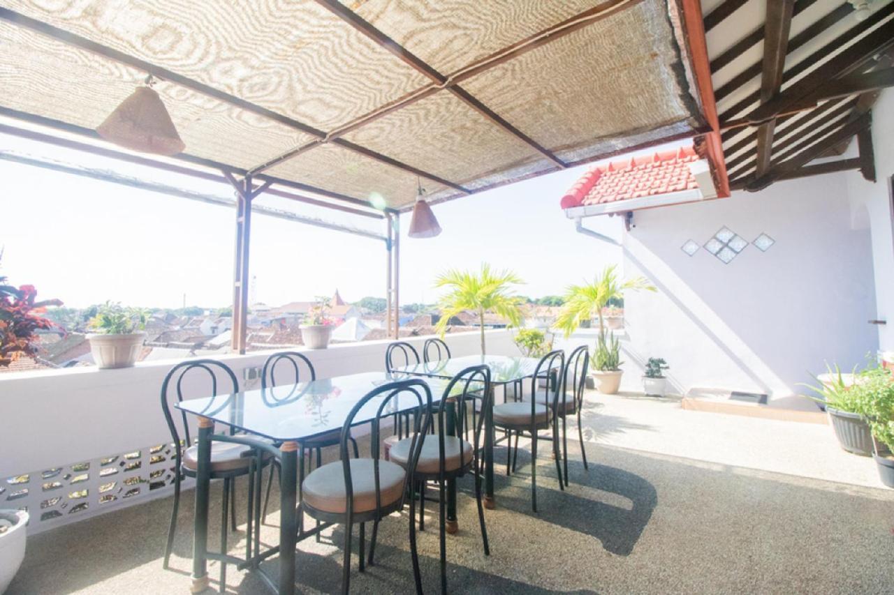 מלון בניוואנגי Reddoorz Near Pantai Boom מראה חיצוני תמונה